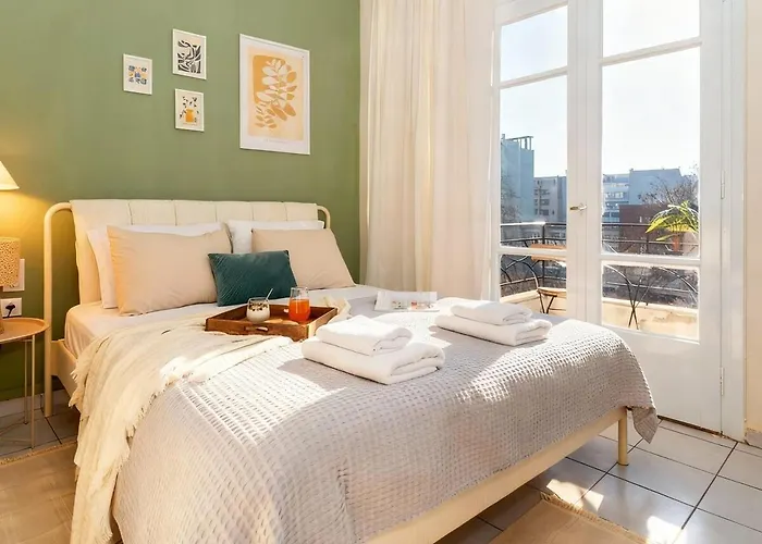 Spacious Haven Apartment Thessaloniki